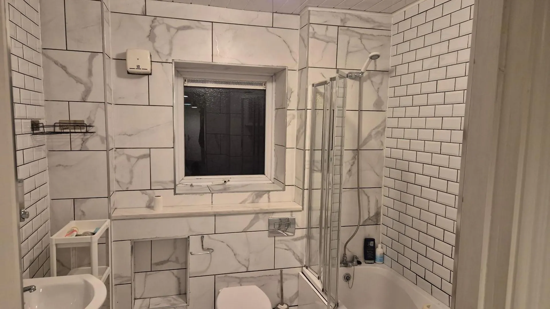 Homestay Comfortable Room Beside Luas Line 1 Dublin